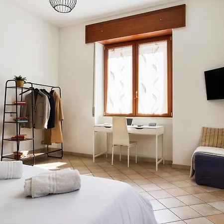 10 Min To Duomo - Very Big House With 3 Beds & 2 Baths דירה