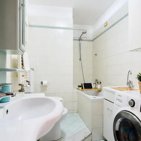 10 Min To Duomo - Very Big House With 3 Beds & 2 Baths * מילאנו