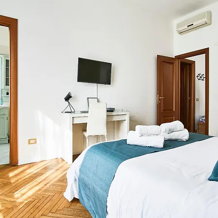 10 Min To Duomo - Very Big House With 3 Beds & 2 Baths דירה *