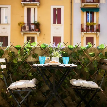 10 Min To Duomo - Very Big House With 3 Beds & 2 Baths * מילאנו
