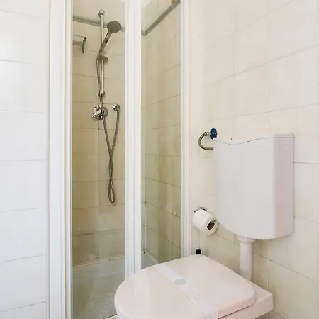 10 Min To Duomo - Very Big House With 3 Beds & 2 Baths